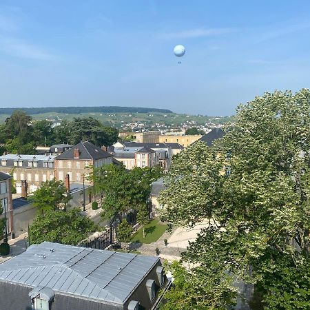 Avenue De Champagne Epernay Private Parking Apartman Kültér fotó