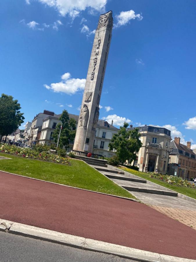 Avenue De Champagne Epernay Private Parking Apartman Kültér fotó