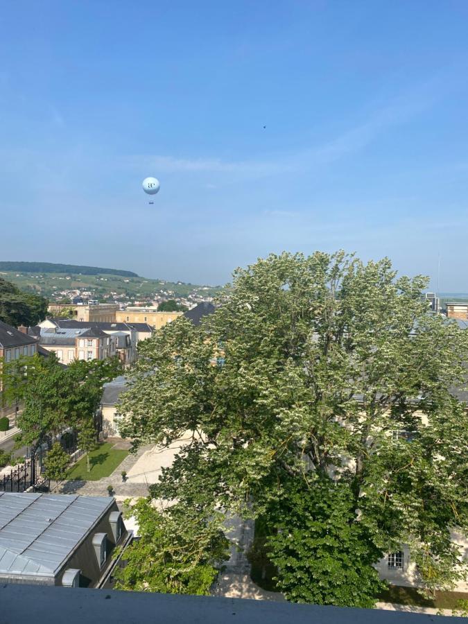 Avenue De Champagne Epernay Private Parking Apartman Kültér fotó