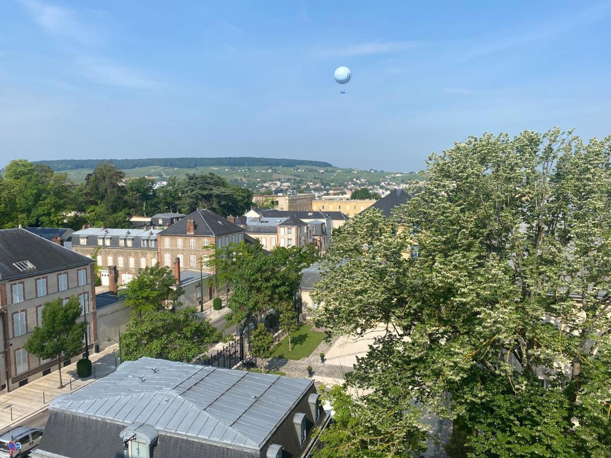 Avenue De Champagne Epernay Private Parking Apartman Kültér fotó